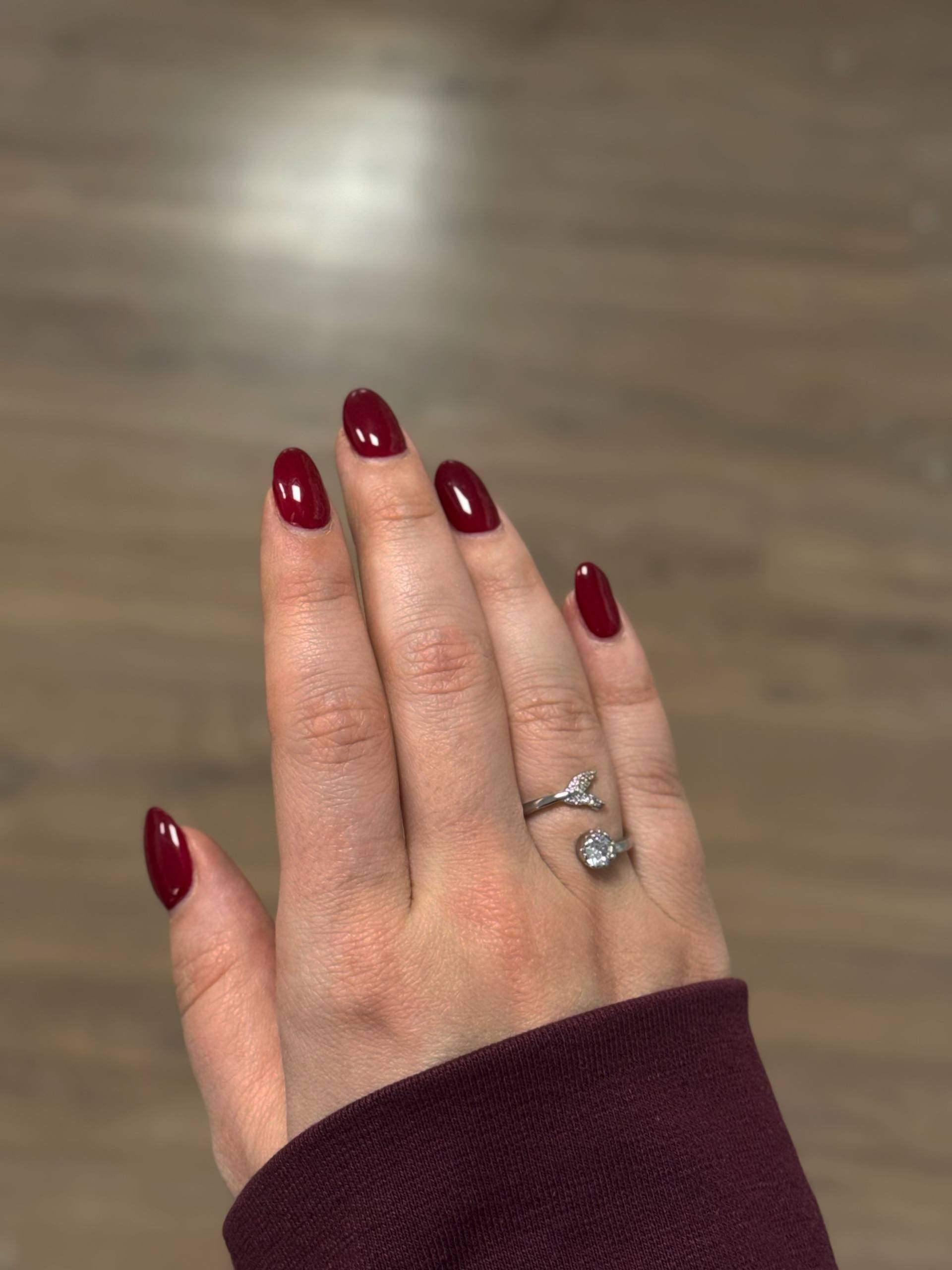 انگشتر دم وال و نگین